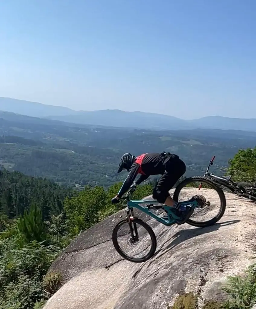 Paisaje de las Rías Baixas durante el viaje de MTB en Galicia